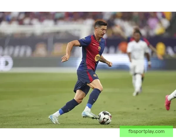 莱万以185场117球追平斯托伊奇科夫 并列巴萨队史射手榜第十四位